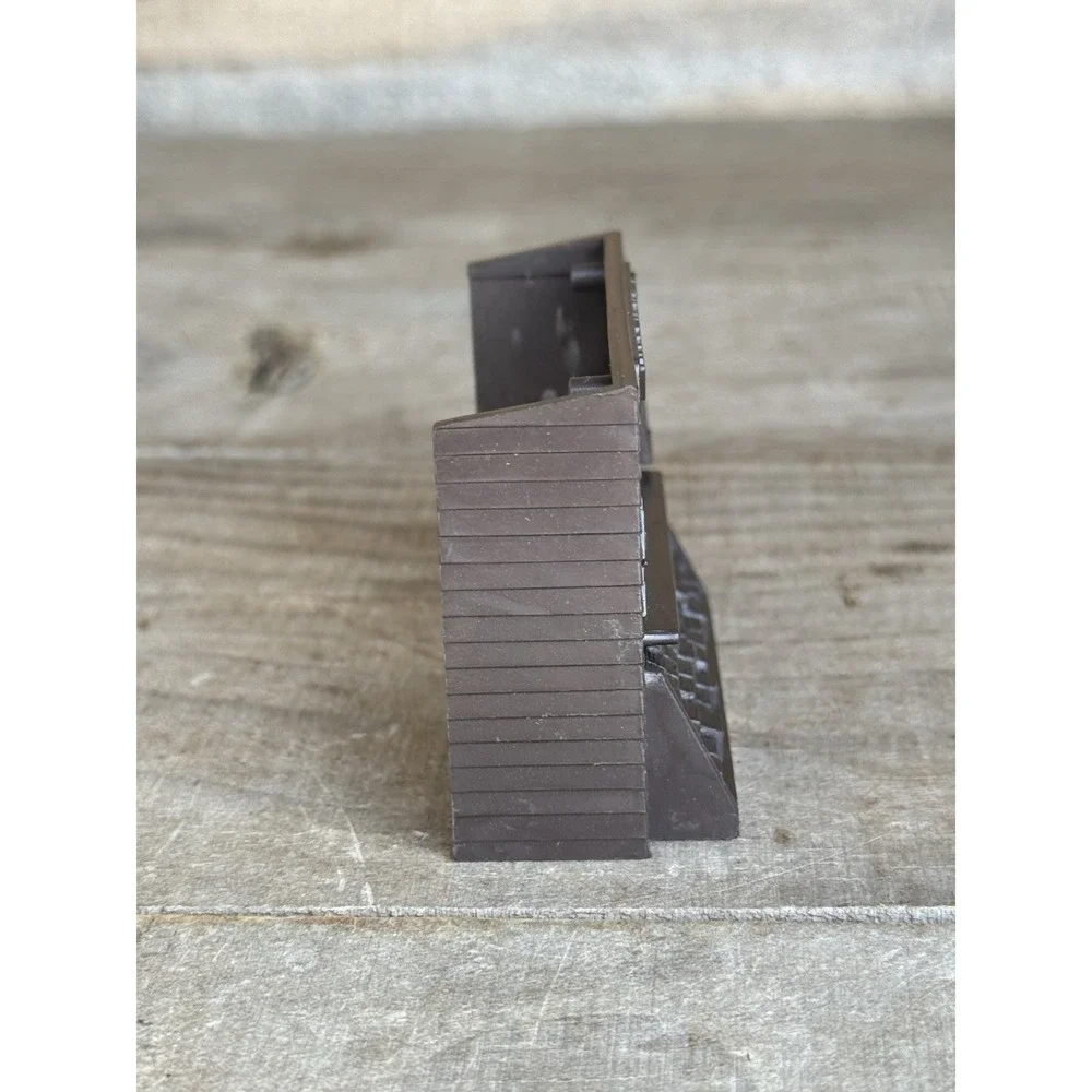 K-LINE #41821 O SCALE VALLEY NEWS NEWS‎ STAND **For Parts Only**